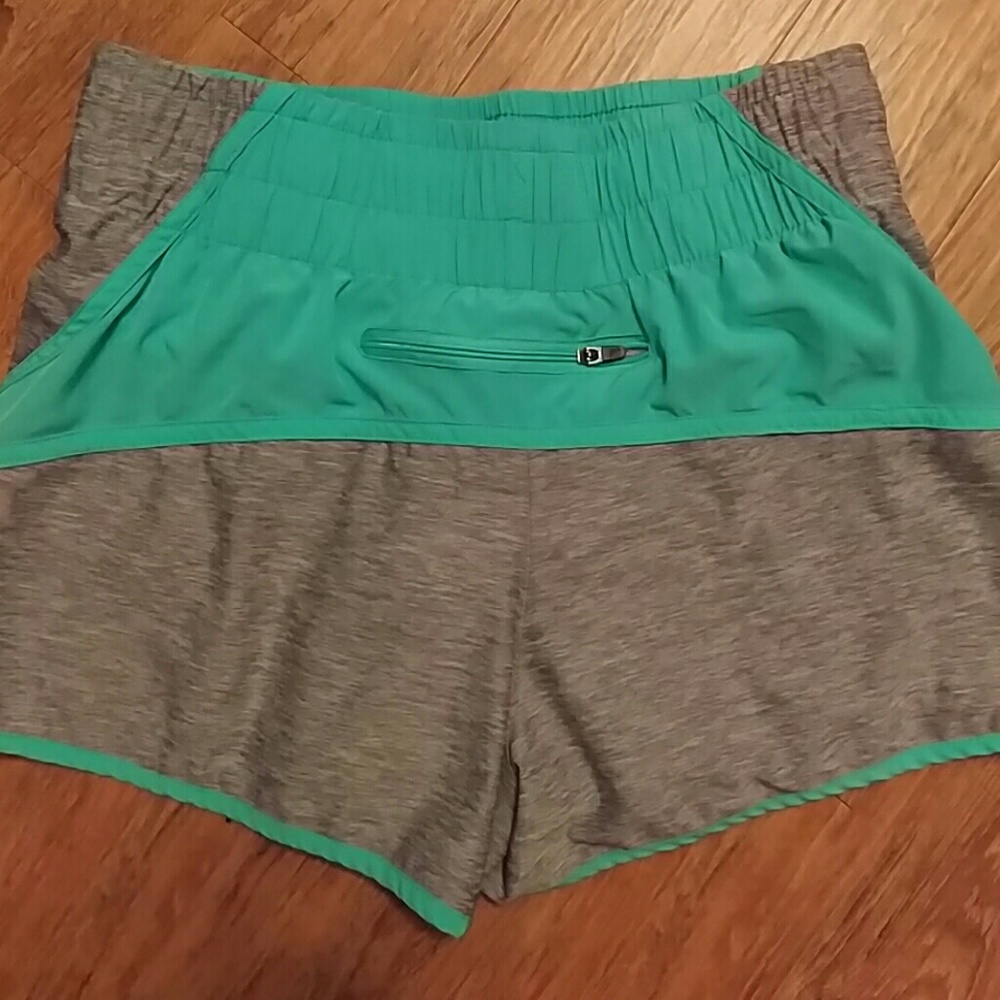 Running shorts - Picture 2 of 3